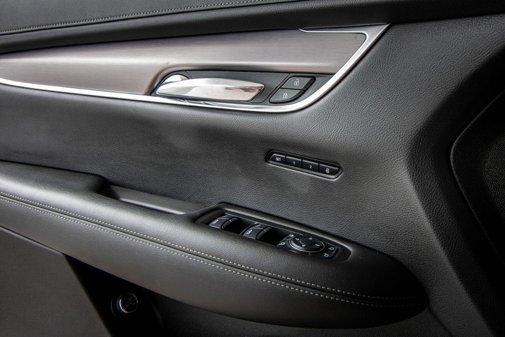 Used 2023 Cadillac XT6 Luxury FWD image 22