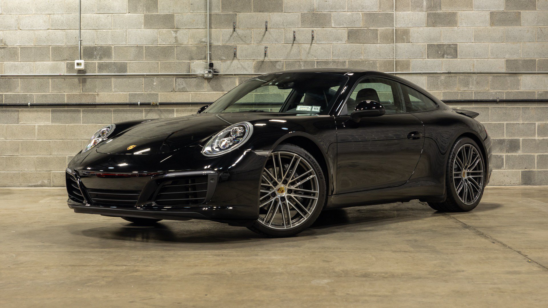 Used 2018 Porsche 911 Carrera RWD image 3
