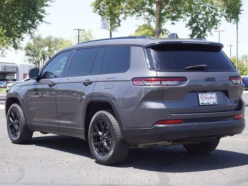 Used 2025 Jeep Grand Cherokee L Altitude RWD image 3