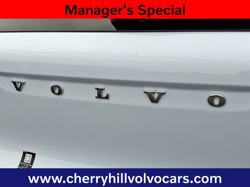 Certified 2025 Volvo XC40 B5 Plus w/ Protection Package Premier image 33