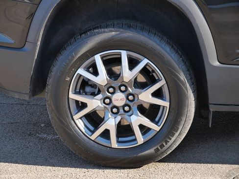 Used 2023 GMC Acadia SLT image 12