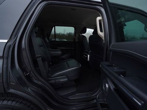 Used 2023 Ford Expedition XLT image 21