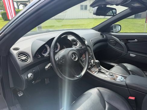 Used 2011 Mercedes-Benz SL 550 image 17