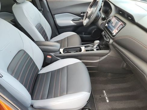 Used 2024 Nissan Kicks SR w/ SR Premium Package FWD image 10