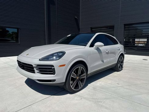 Certified 2023 Porsche Cayenne S Platinum AWD/4WD image 1