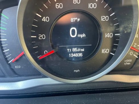 Used 2017 Volvo V60 T5 Premier FWD image 9