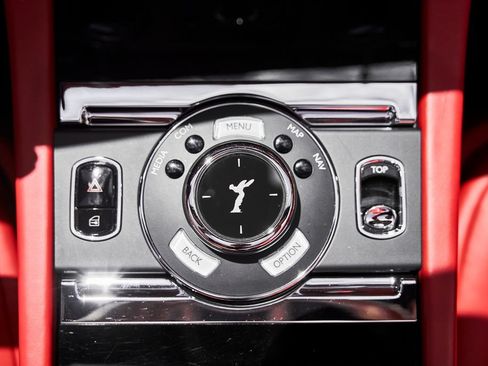 Used 2018 Rolls-Royce Dawn RWD image 62