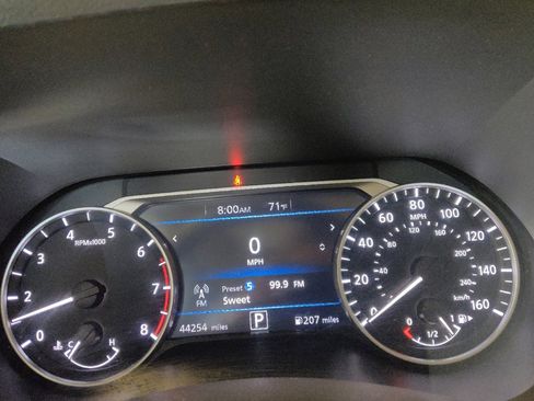 Used 2024 Nissan Sentra SV FWD image 23