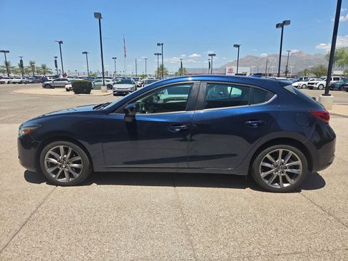 Used 2018 MAZDA MAZDA3 Grand Touring FWD image 2