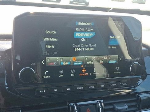 Used 2024 Nissan Pathfinder Platinum image 17