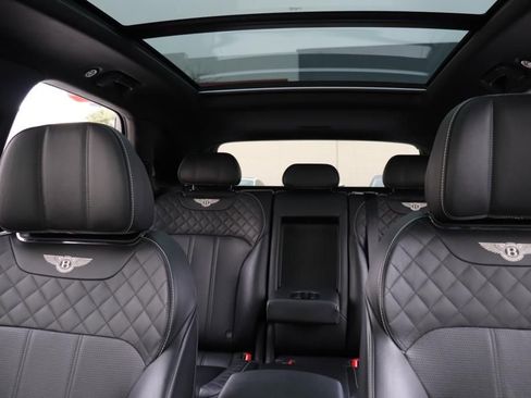 Used 2017 Bentley Bentayga image 68