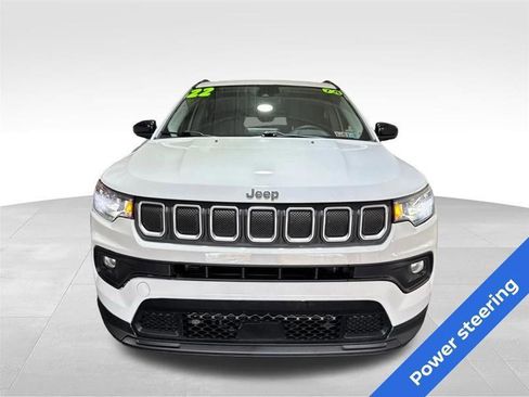 Used 2022 Jeep Compass Latitude AWD/4WD image 2