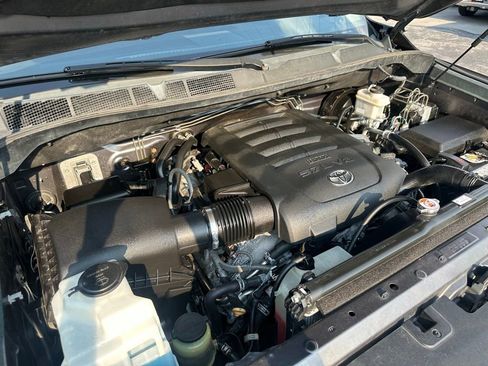 Used 2017 Toyota Tundra SR5 w/ SR5 Upgrade Package image 36