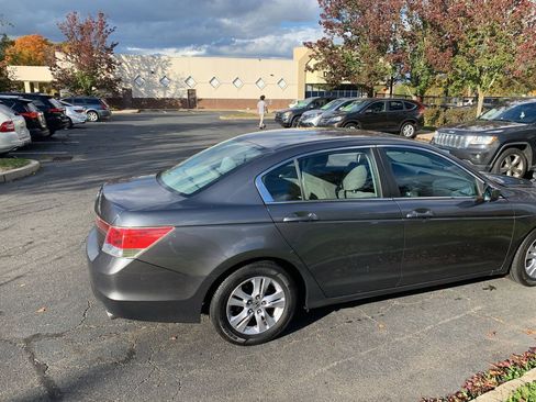 Used 2011 Honda Accord LX-P image 2