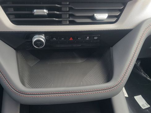 Used 2025 Ford Explorer Active image 25