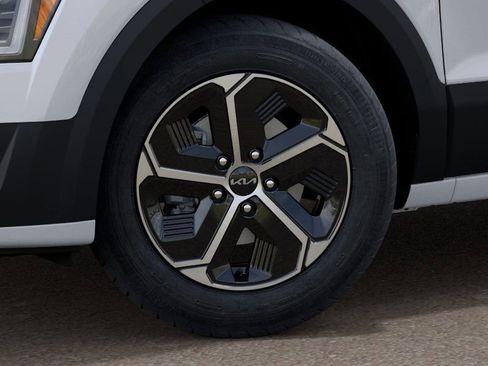 New 2025 Kia Niro LX image 9