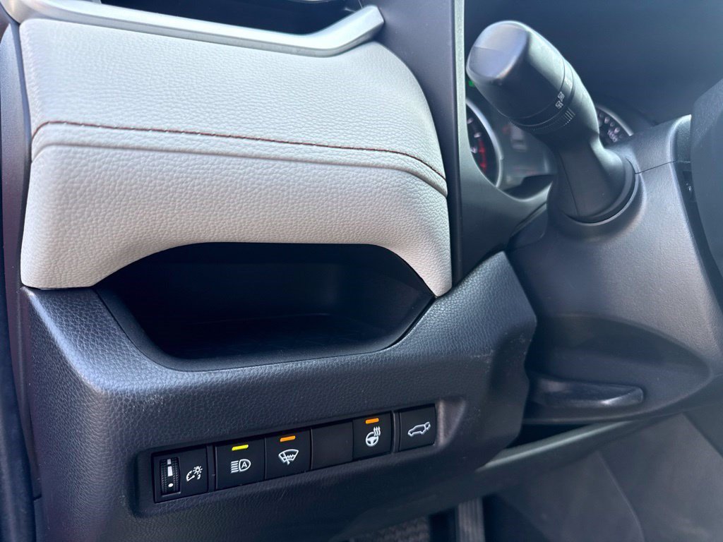 Used 2019 Toyota RAV4 XLE Premium w/ Cold Weather Package AWD/4WD image 23