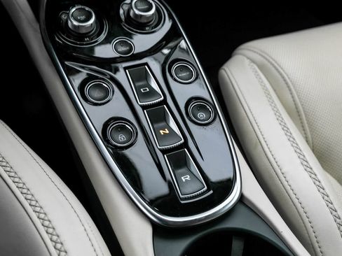 Used 2020 McLaren GT RWD image 25