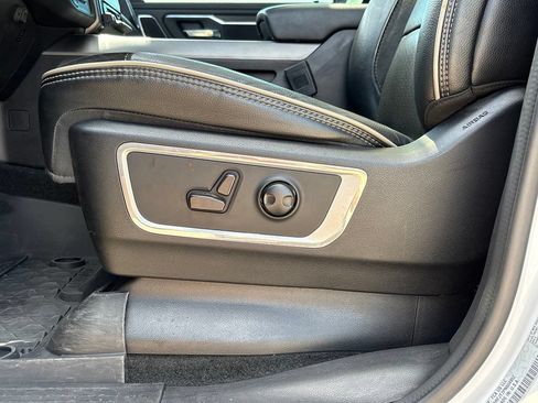 Used 2023 RAM 1500 Laramie AWD/4WD image 11