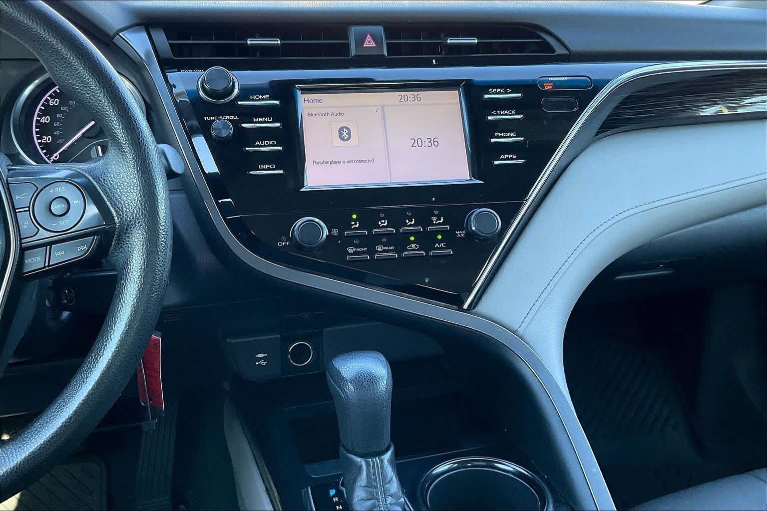 Used 2018 Toyota Camry LE FWD image 5