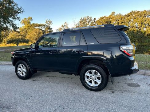 Used 2021 Toyota 4Runner SR5 image 3