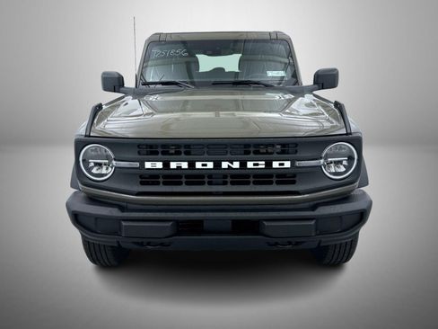 New 2025 Ford Bronco 4-Door image 2