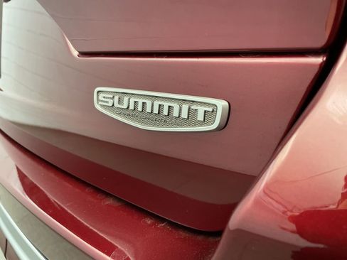 New 2025 Jeep Grand Cherokee Summit image 5