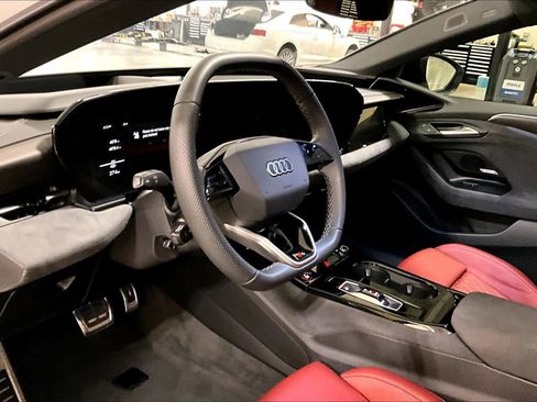 Used 2025 Audi S6 e-tron Prestige w/ 21" Black Optic Package image 16