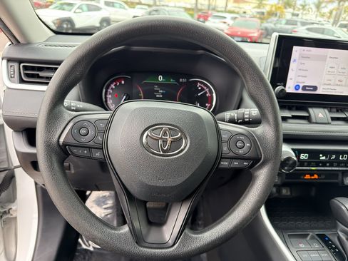 Used 2024 Toyota RAV4 XLE FWD image 11