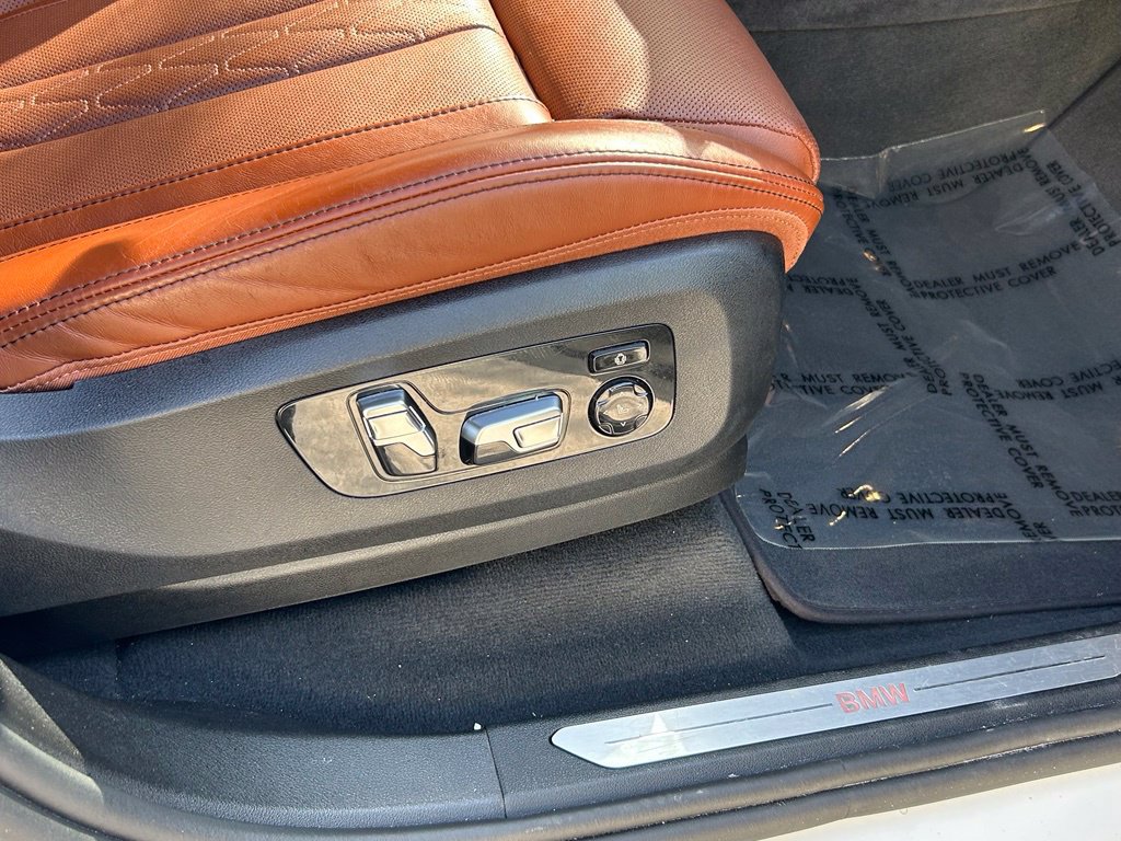 Used 2025 BMW X5 xDrive50e AWD/4WD image 31