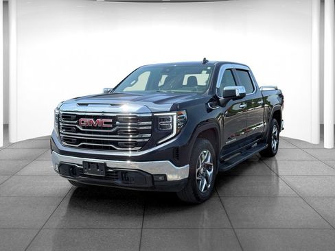 Used 2022 GMC Sierra 1500 SLT w/ X31 Off-Road Package AWD/4WD image 3