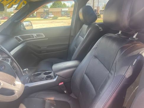 Used 2013 Ford Explorer XLT FWD image 9