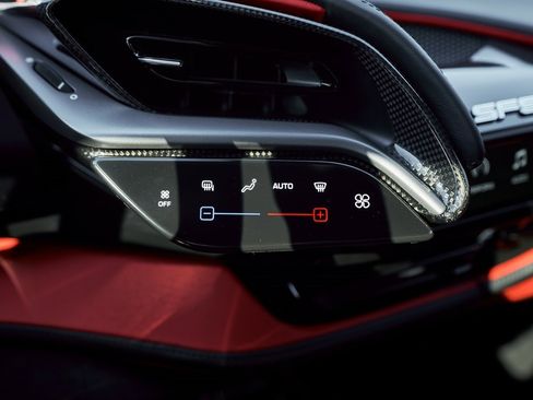 Used 2022 Ferrari SF90 Stradale image 64