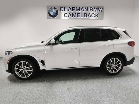 Used 2026 BMW X5 xDrive50e AWD/4WD image 3