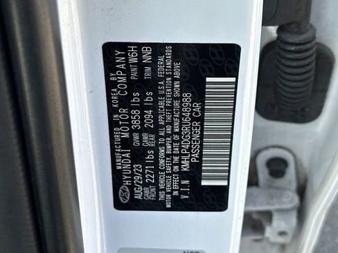 Used 2024 Hyundai Elantra Limited image 31