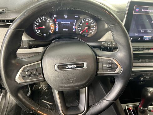 Used 2022 Jeep Compass Latitude w/ Sun and Sound Group image 11