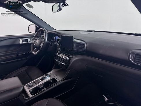 Used 2023 Ford Explorer ST-Line w/ Class IV Trailer Tow Package image 33