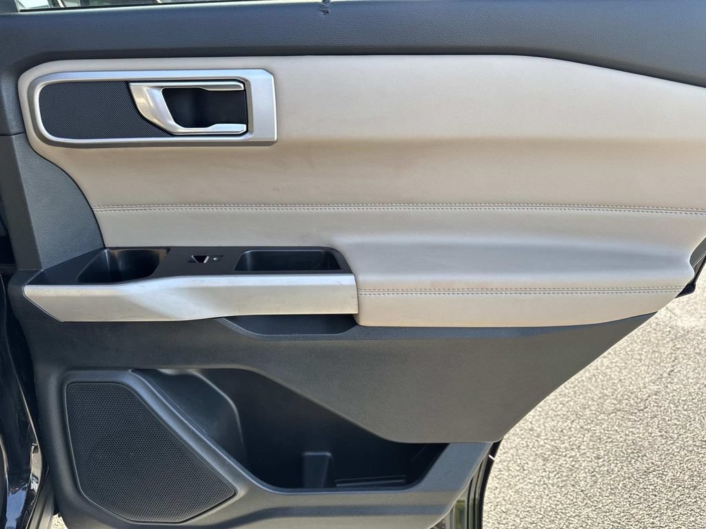 Used 2024 Ford Explorer XLT RWD image 23