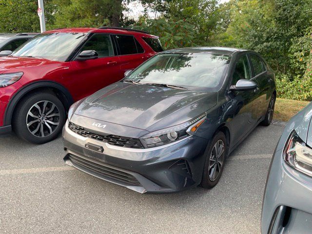 Used 2024 Kia Forte LXS FWD image 3