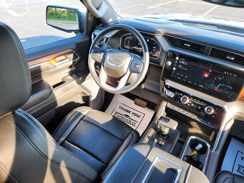 Used 2022 GMC Sierra 1500 Denali AWD/4WD image 15