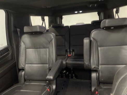 Used 2023 GMC Yukon XL Denali AWD/4WD image 9