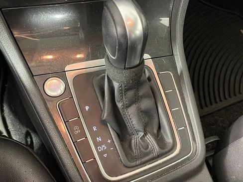 Used 2020 Volkswagen Golf 4-Door image 9