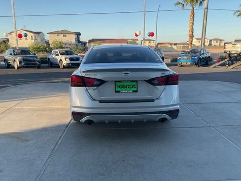 Used 2019 Nissan Altima 2.5 SL FWD image 6