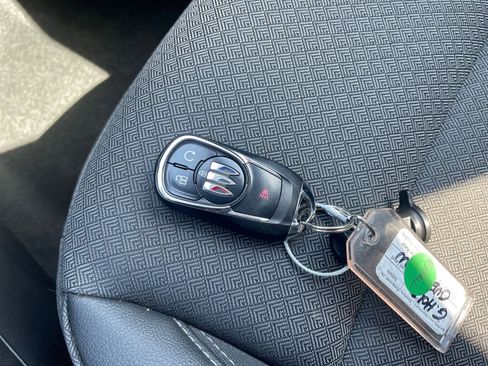 Used 2025 Buick Encore GX Preferred image 24