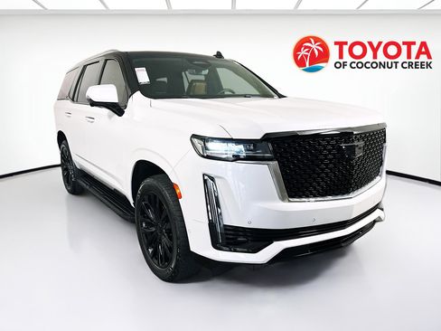 Used 2021 Cadillac Escalade Premium Luxury AWD/4WD image 1