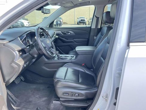Used 2021 Chevrolet Traverse Premier image 24