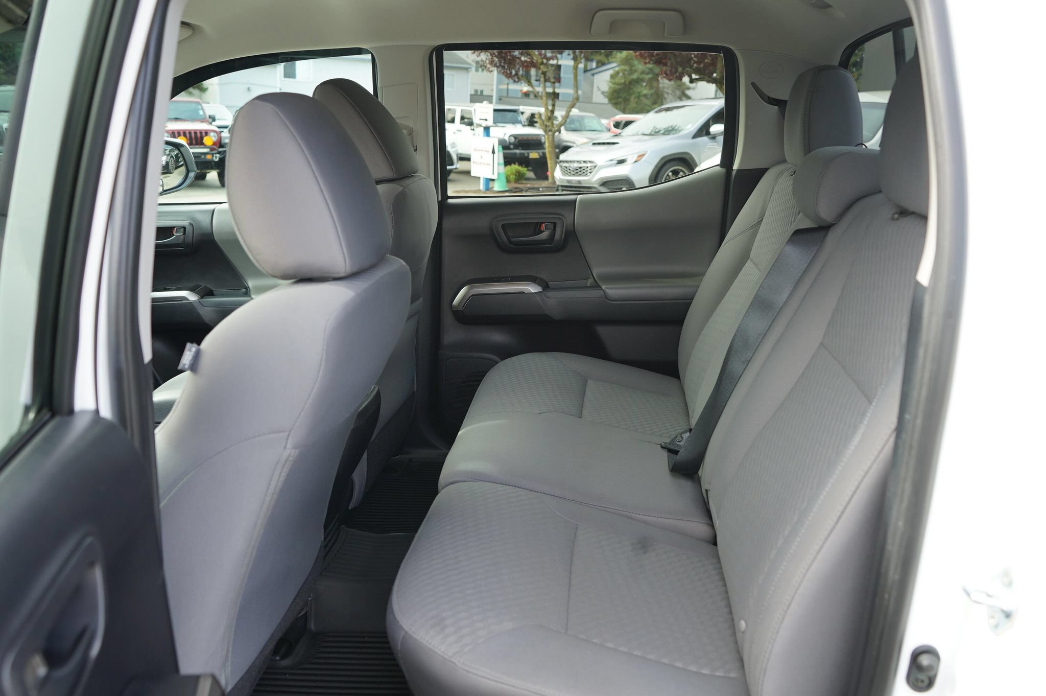 Used 2021 Toyota Tacoma SR5 AWD/4WD image 14