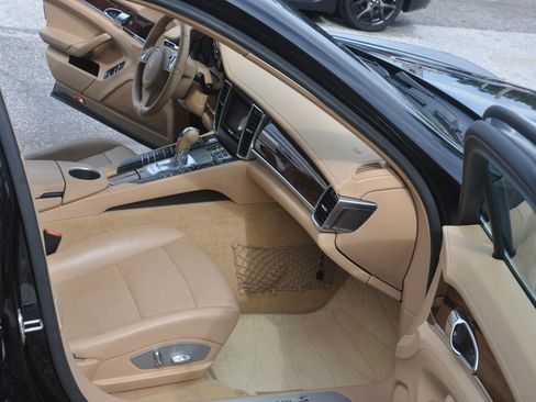 Used 2013 Porsche Panamera 4S image 22