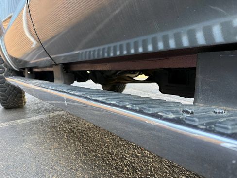 Used 2011 Ford F250 Lariat w/ Chrome Pkg image 40