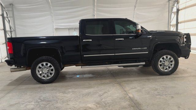 Used 2017 GMC Sierra 2500 Denali w/ Duramax Plus Package AWD/4WD image 5